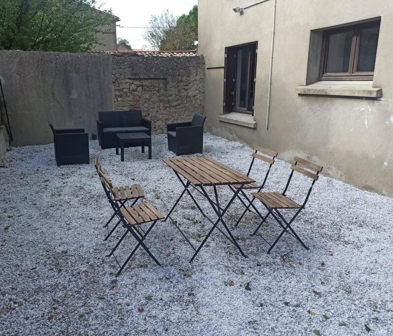 Superbe Appt Avec Cour Et Parking Gratuit A 5Min De La Cite Medievale 卡尔卡松 外观 照片