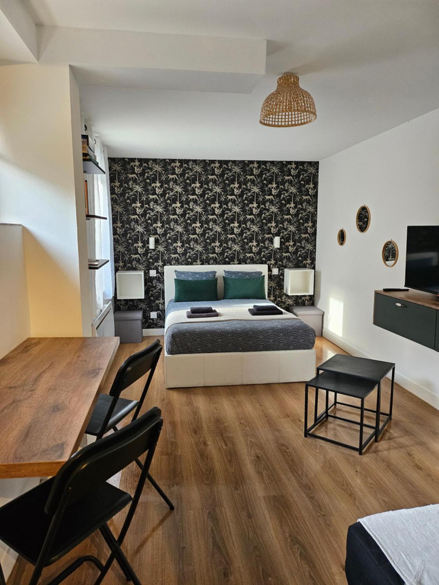Superbe Appt Avec Cour Et Parking Gratuit A 5Min De La Cite Medievale 卡尔卡松 外观 照片